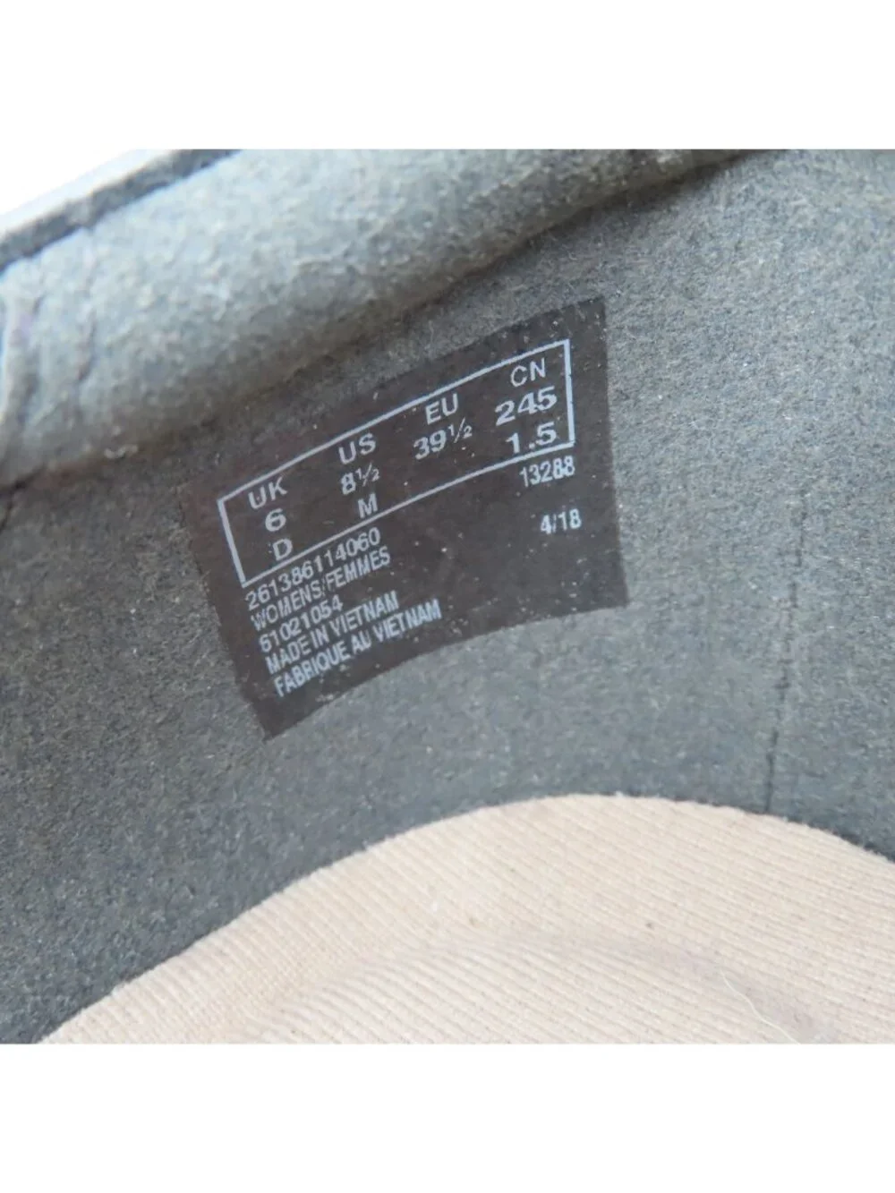 Clarks Collection Women 8.5 M Gray Shimmer Round Toe Ballet Flats Comfort Shoes